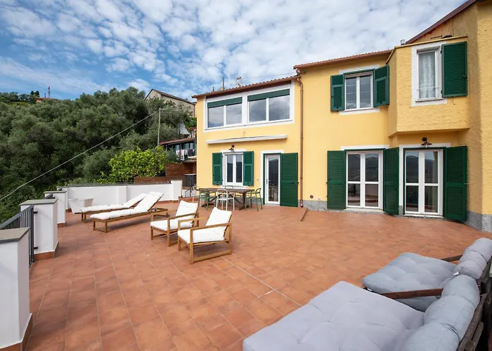 Ginestra: Seaside Terrace Retreat With Access *